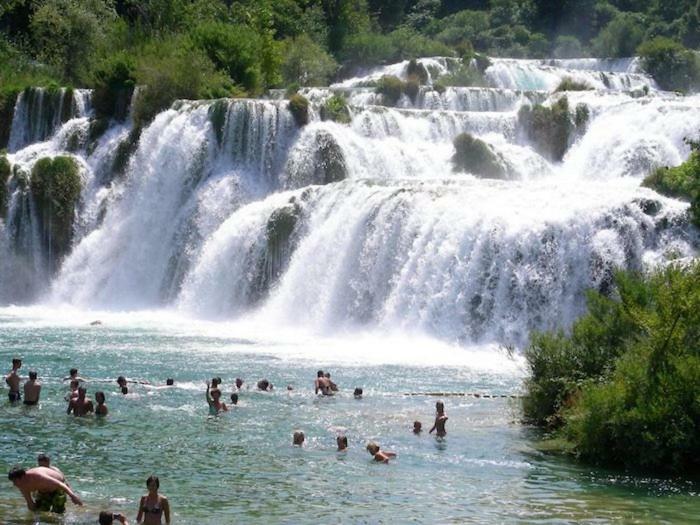 Duje & Roko Apartments Šibenik Eksteriør bilde